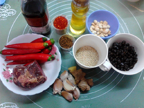 自制老干妈香辣牛肉酱步骤1
