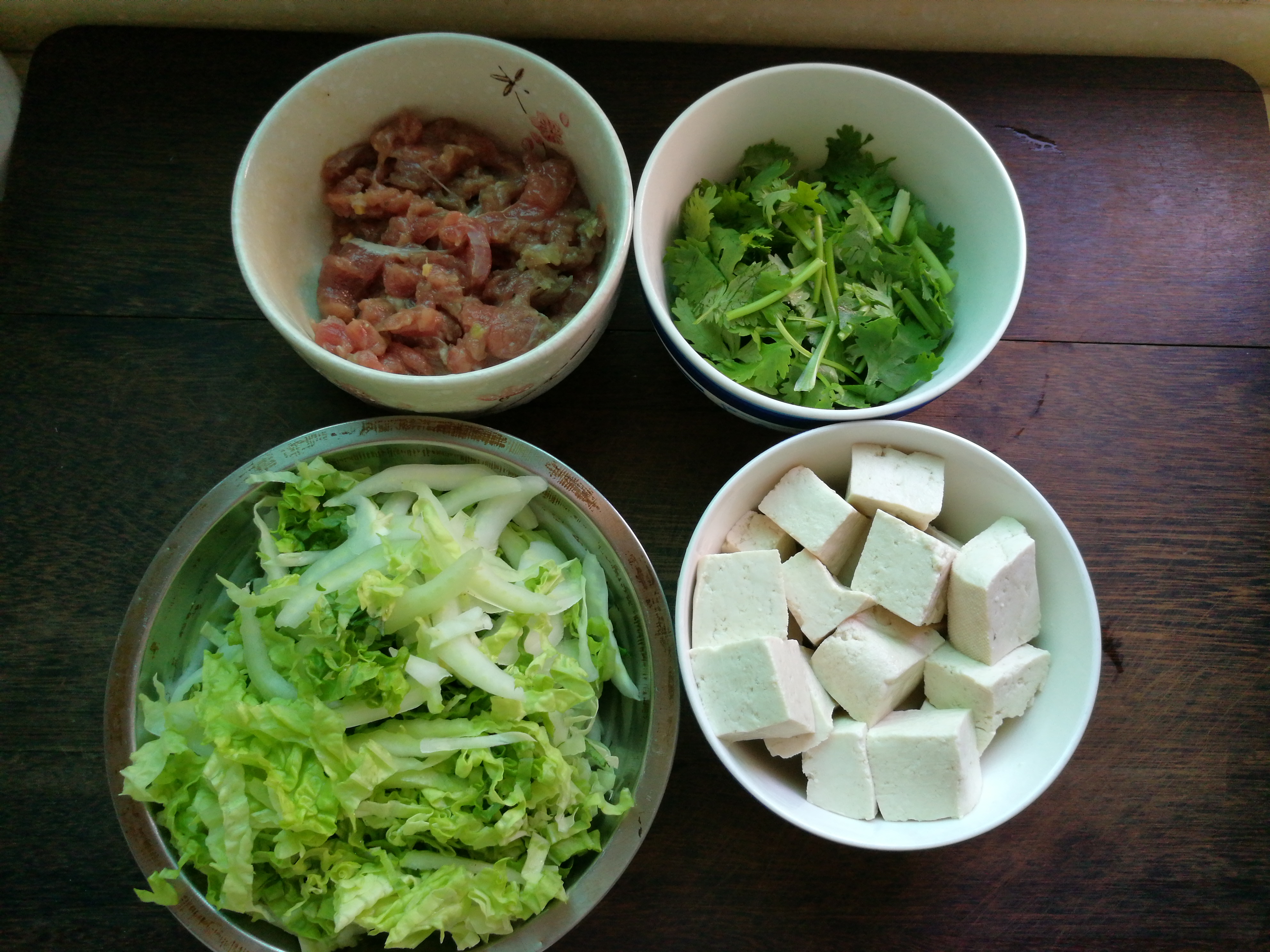 牛肉白菜豆腐汤步骤1