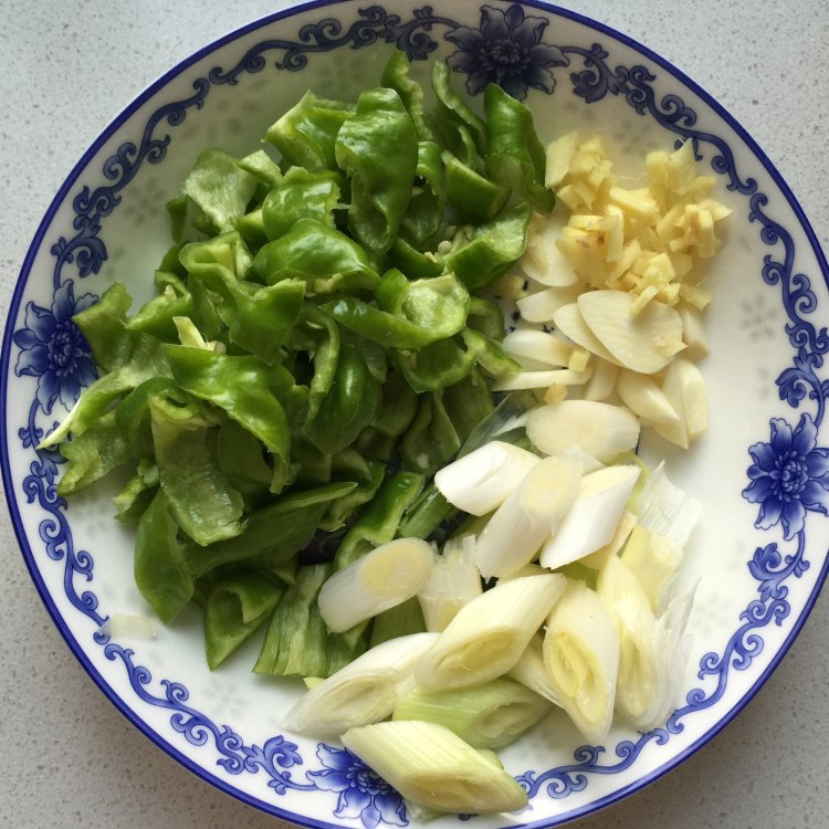 豆角牛肉焖面步骤3