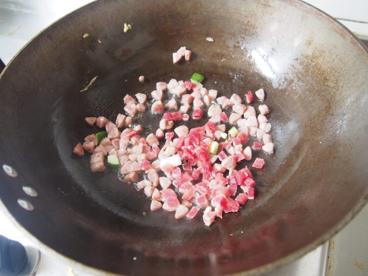 罗勒肠牛肉炒饭步骤5