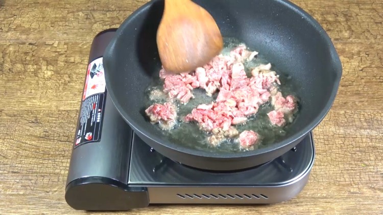 四季餐桌|彩椒菠萝牛步骤5