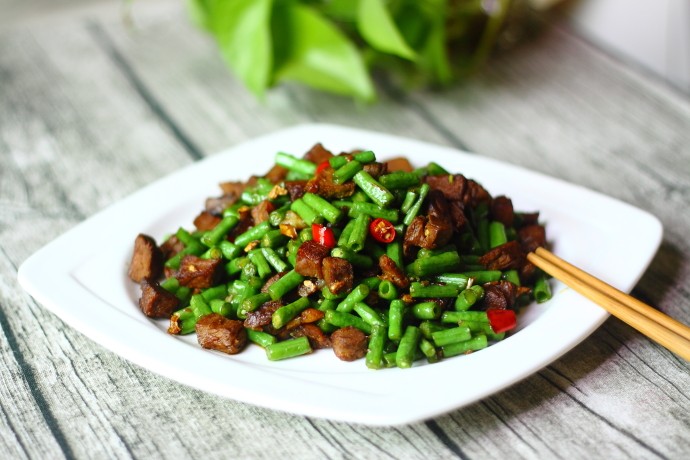 牛肉炒豇豆步骤9