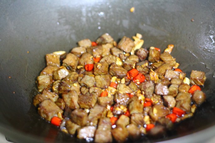牛肉炒豇豆步骤7