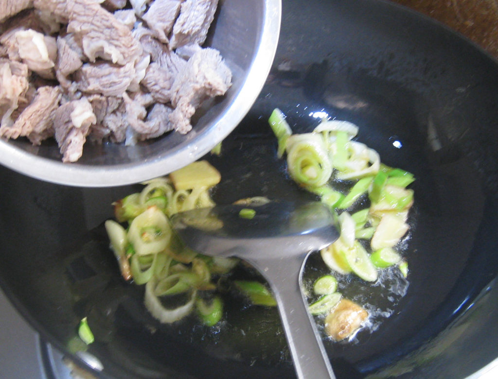 牛肉炖西红柿步骤6