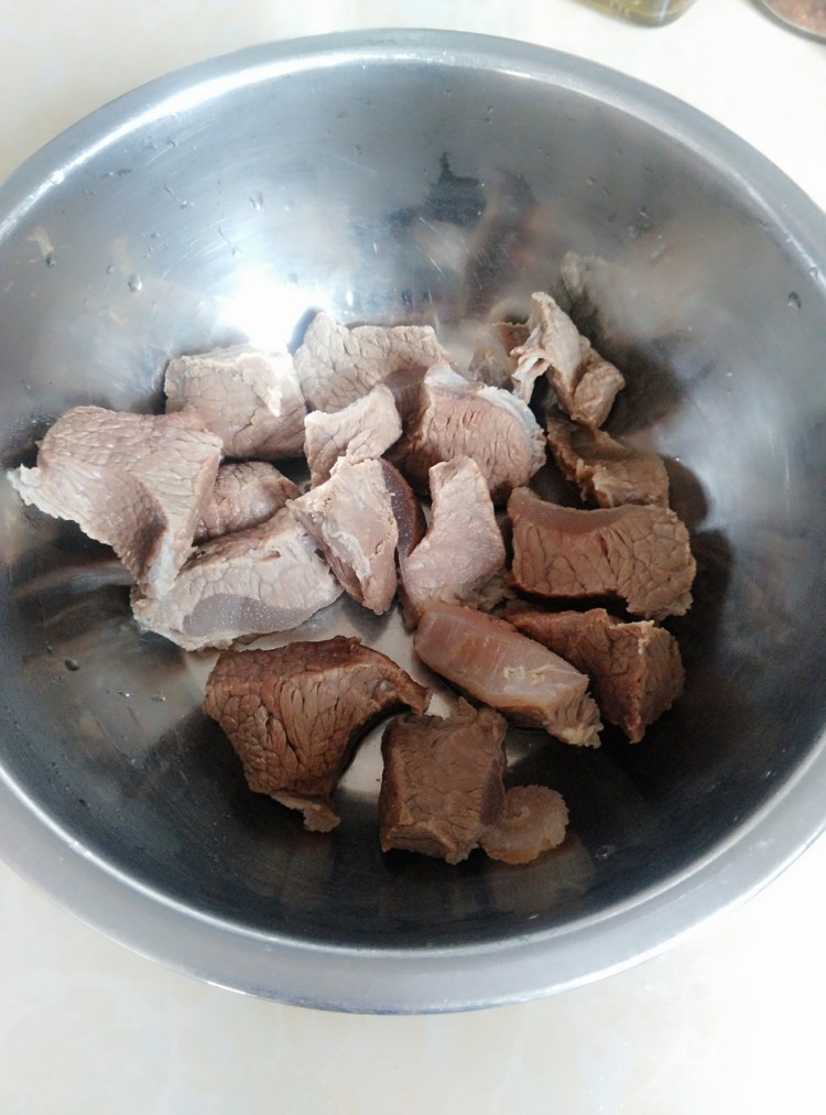 番茄炖牛肉步骤3