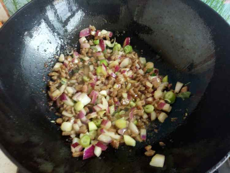 牛肉时蔬焖米饭步骤7