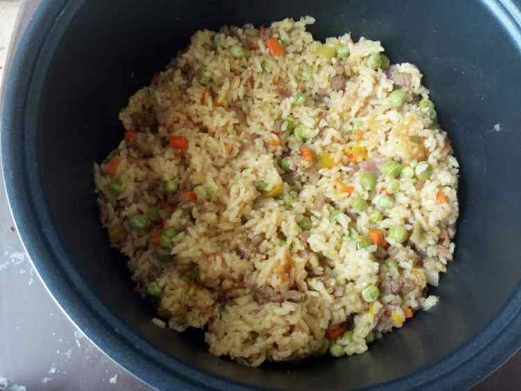 牛肉时蔬焖米饭步骤11