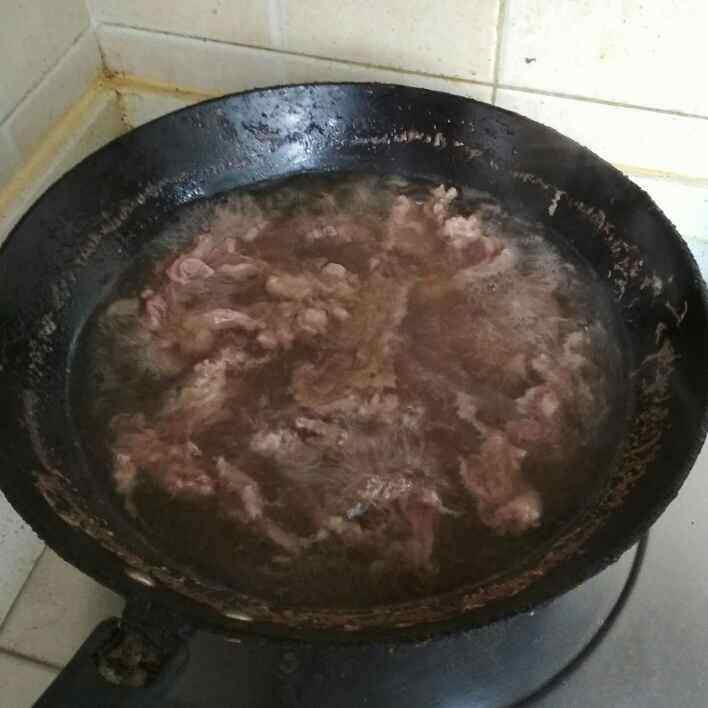 牛肉柿子胡萝卜汤步骤4