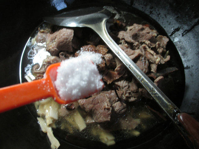 水笋烧牛肉步骤10
