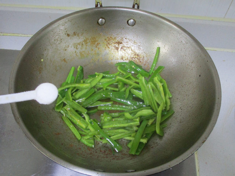 蚝油青椒牛柳步骤5