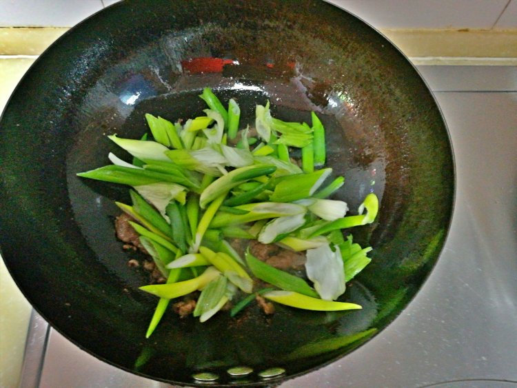 葱香牛肉干豆腐步骤4