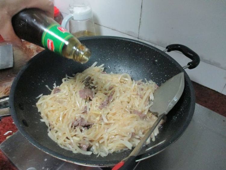 牛肉炒白萝卜丝步骤10