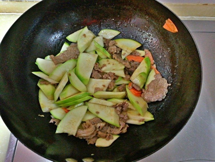 西葫芦炒牛肉步骤4