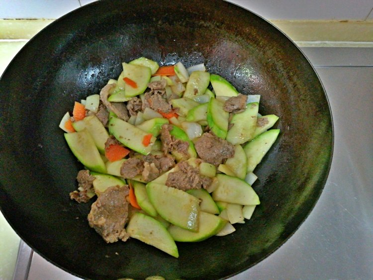 西葫芦炒牛肉步骤6