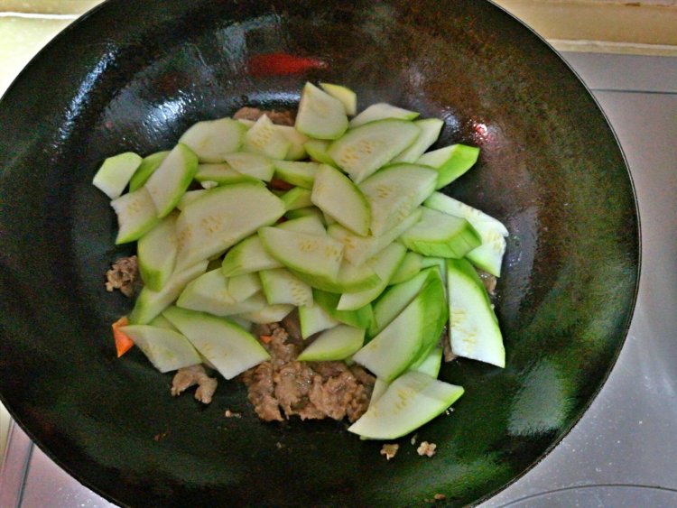西葫芦炒牛肉步骤3