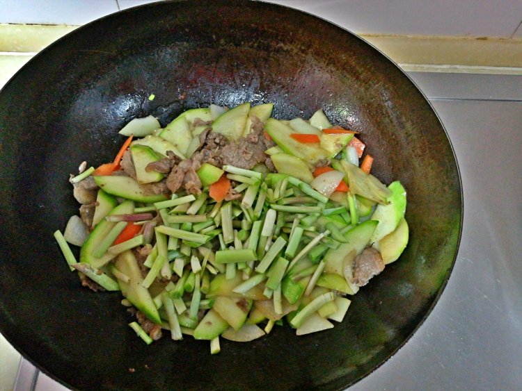西葫芦炒牛肉步骤7