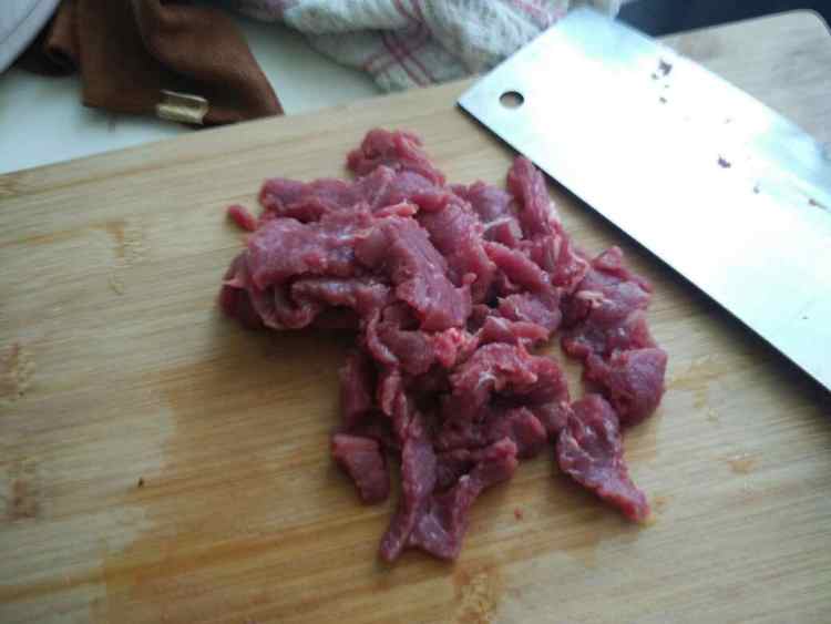 彩椒青椒炒牛肉步骤2