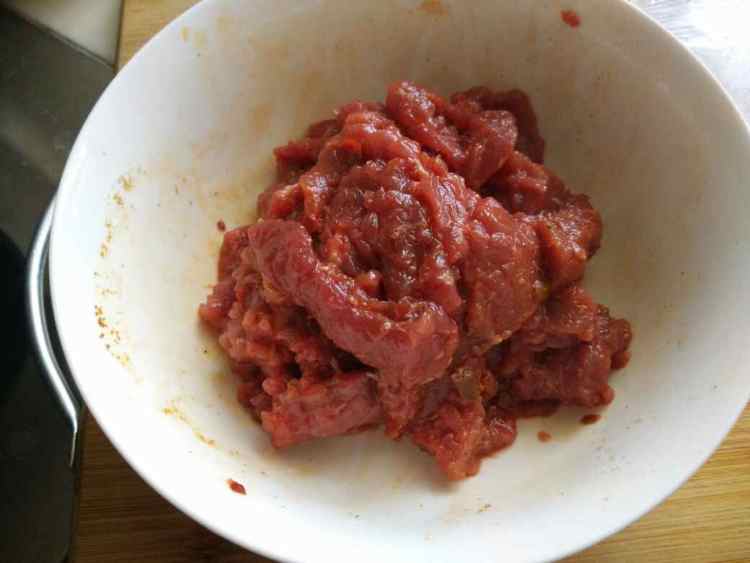 彩椒青椒炒牛肉步骤4
