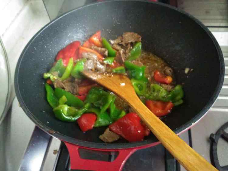 彩椒青椒炒牛肉步骤10