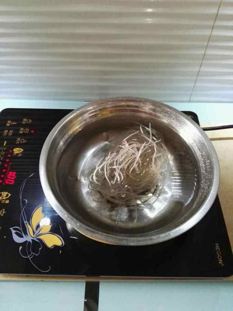 麻辣小火锅步骤1
