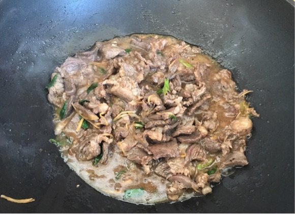 牛肉炒河粉步骤2