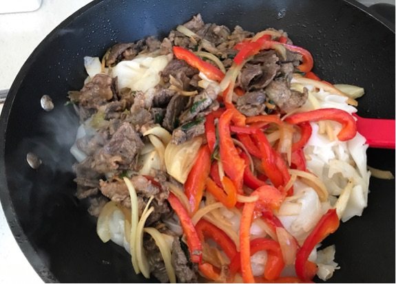 牛肉炒河粉步骤5