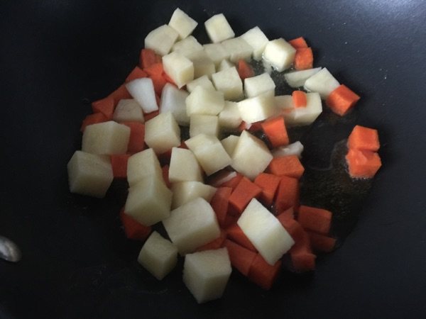 番茄咖喱牛肉意面#此步骤4