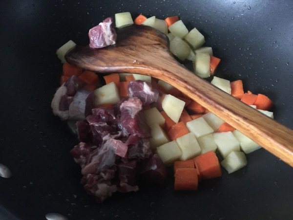 番茄咖喱牛肉意面#此步骤5
