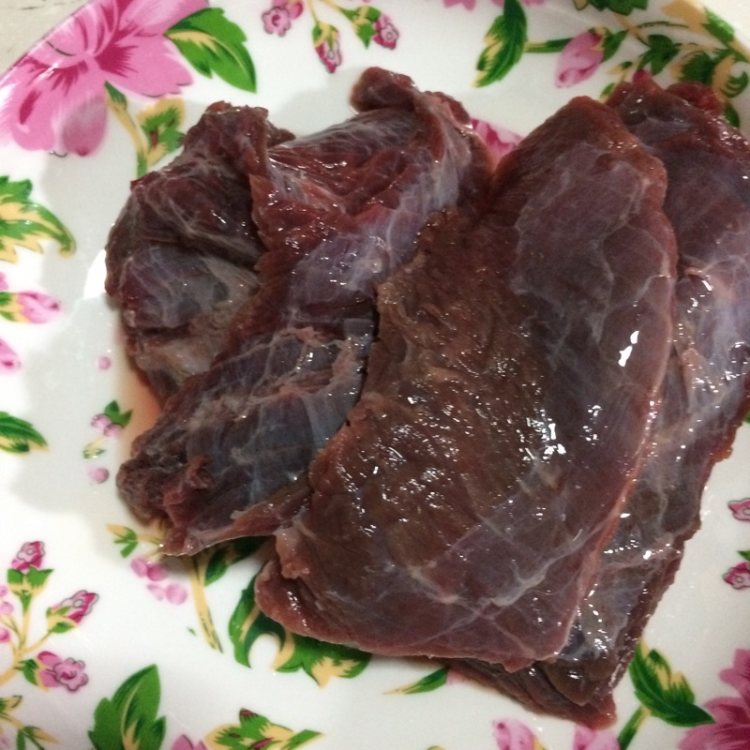 香菜牛肉末步骤1