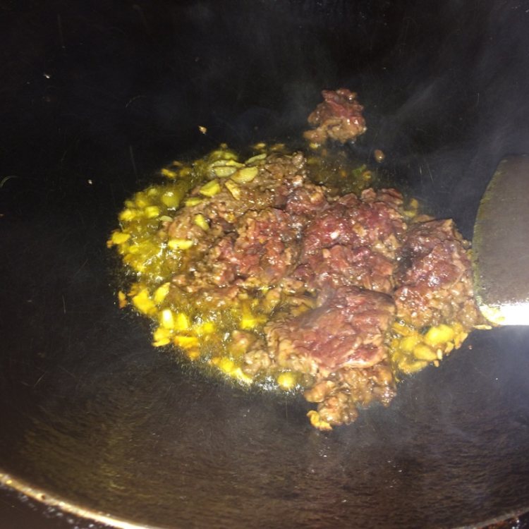 香菜牛肉末步骤7