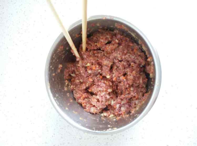 牛肉洋葱馅饼步骤5
