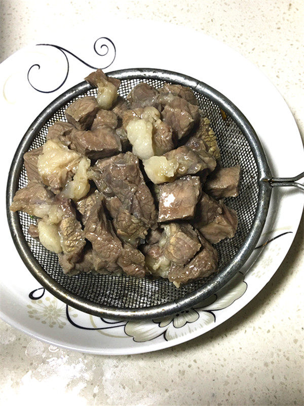 芦笋彩椒炒牛肉步骤9