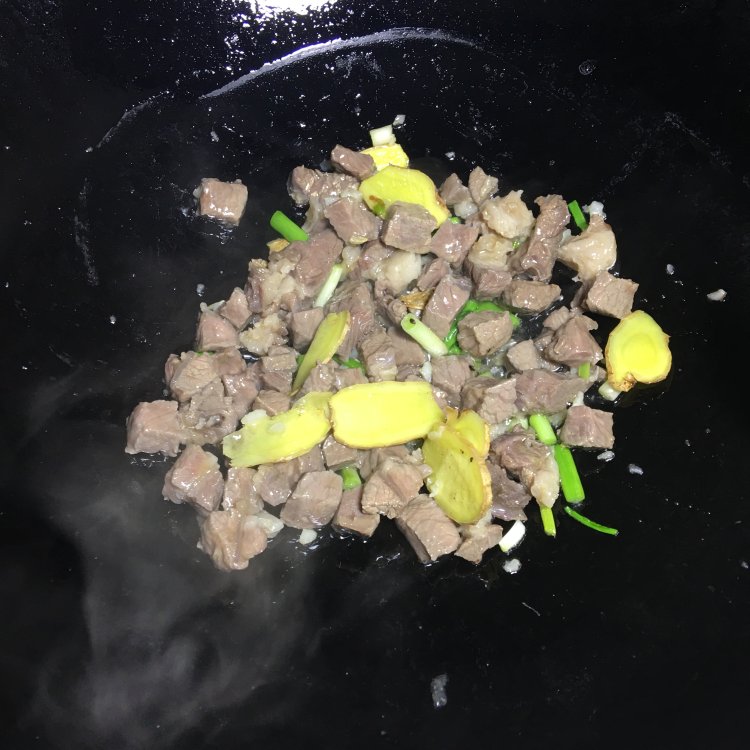 芦笋彩椒炒牛肉步骤11