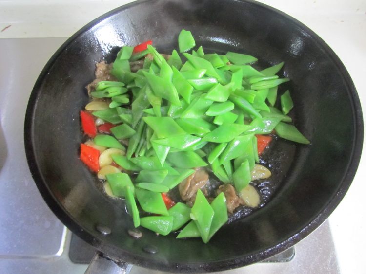 牛肉炒四季豆步骤8
