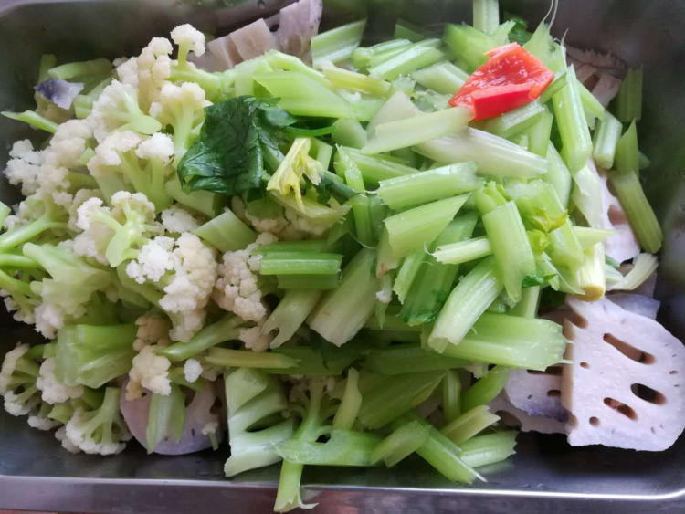 麻辣牛肉香锅步骤3