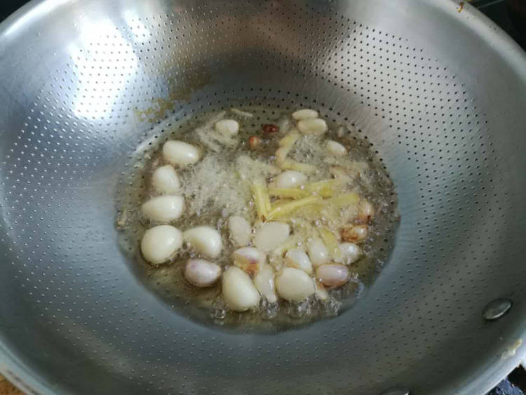 麻辣牛肉香锅步骤5