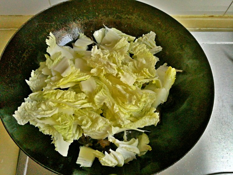 白菜木耳炒牛肉步骤5
