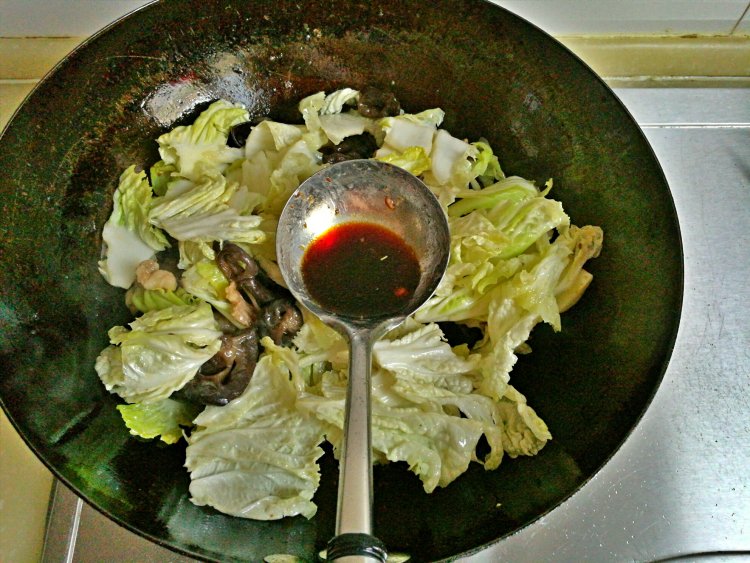 白菜木耳炒牛肉步骤6