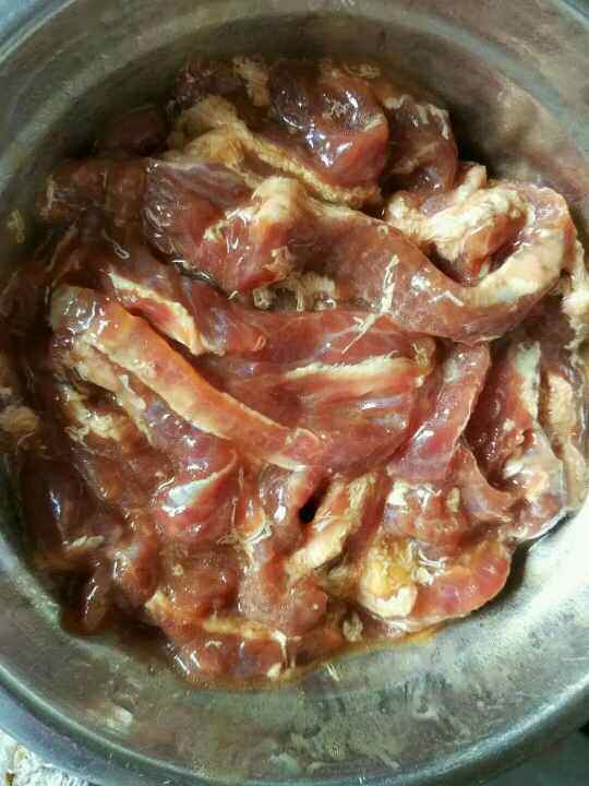 青红椒炒牛肉步骤3