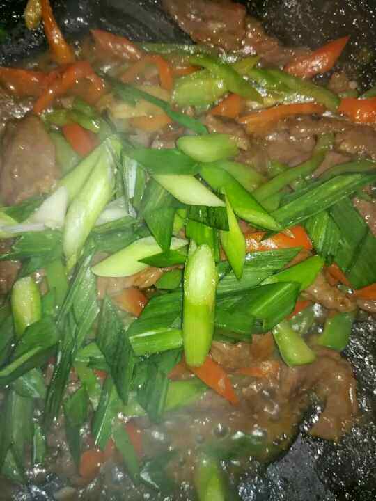 青红椒炒牛肉步骤8