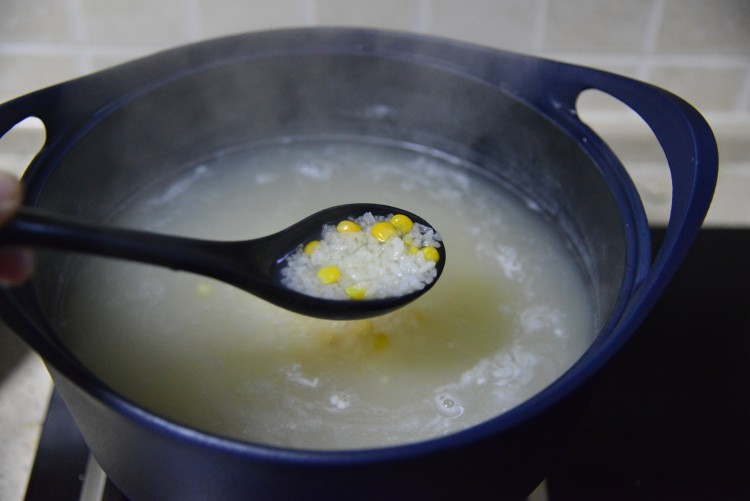 滑蛋生滚牛肉粥步骤5