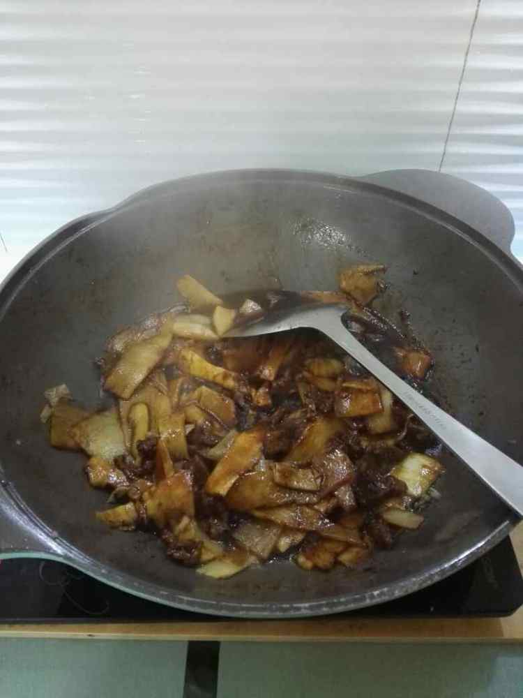剁椒酱烧春笋牛肉步骤7