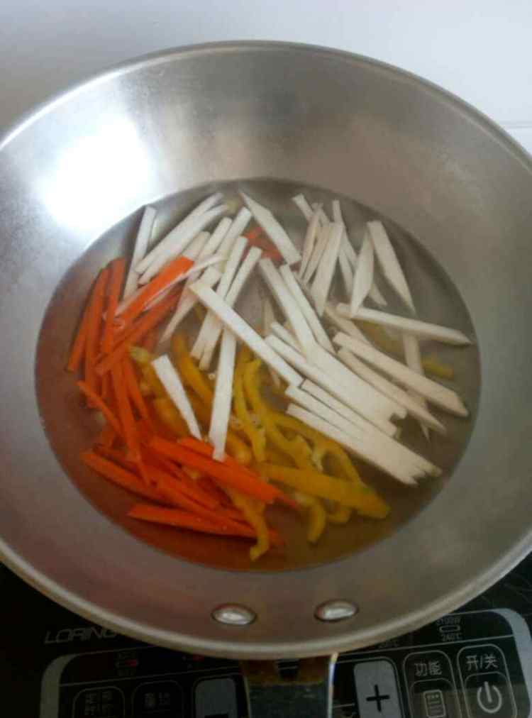 烤牛肉蔬菜卷步骤4