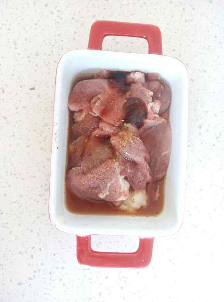 烤牛肉蔬菜卷步骤2