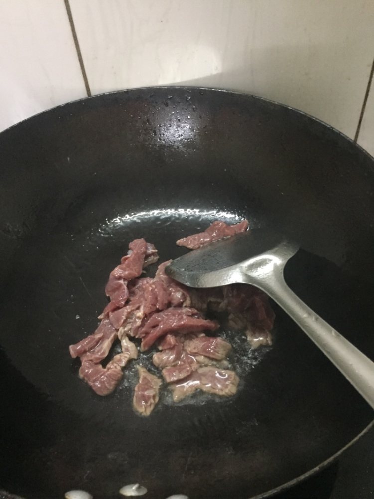韭黄炒牛肉步骤4