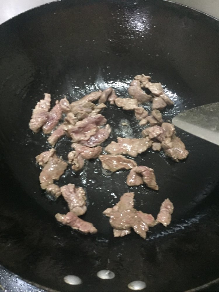 韭黄炒牛肉步骤5