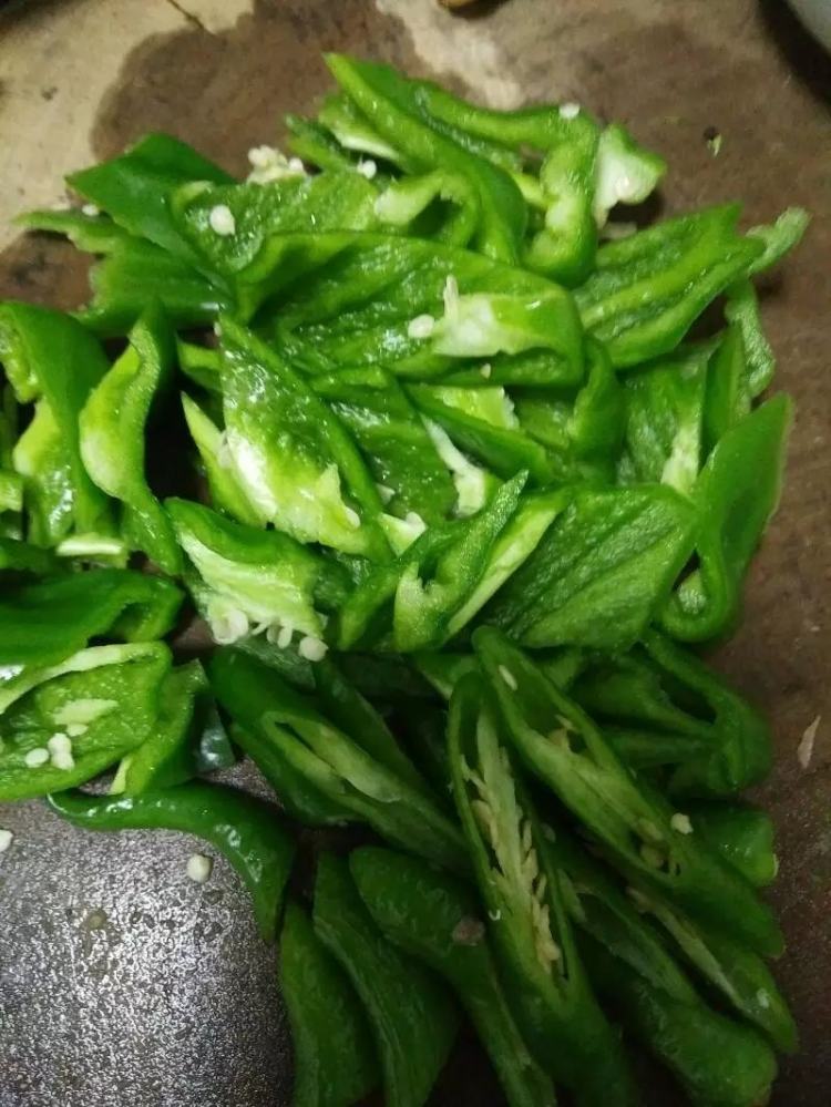 青椒牛肉片步骤1