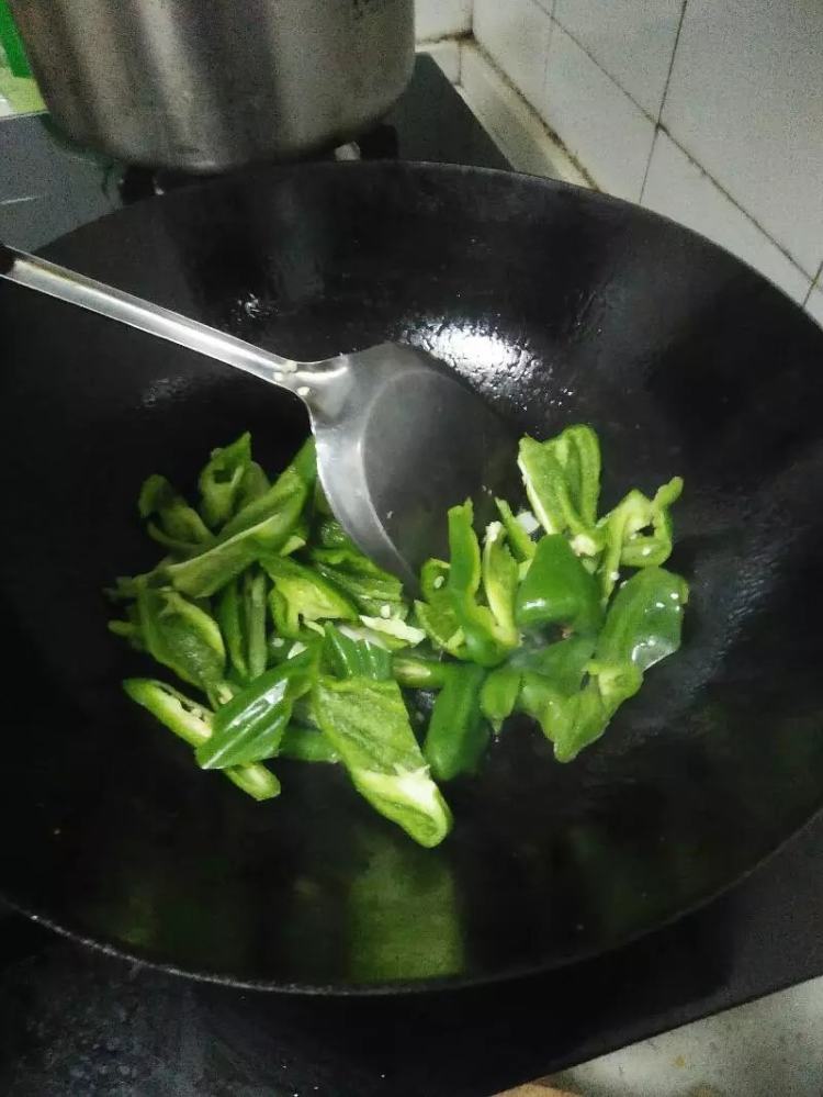 青椒牛肉片步骤3