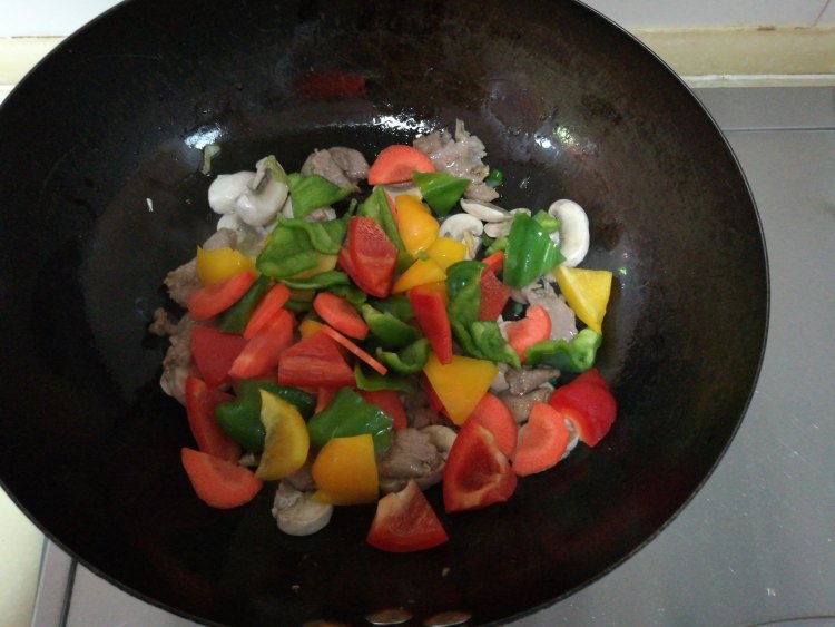 彩椒口蘑炒牛肉步骤7