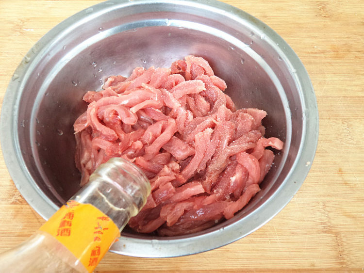 芫爆牛肉丝#本味家乡步骤3